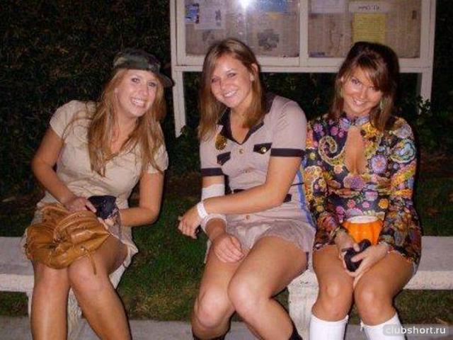 40218_nudist-family-halloween-costume.jpg